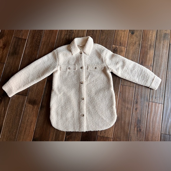 JOIE Teddy OVERSIZED Shacket SHERPA Jacket - Picture 4 of 13